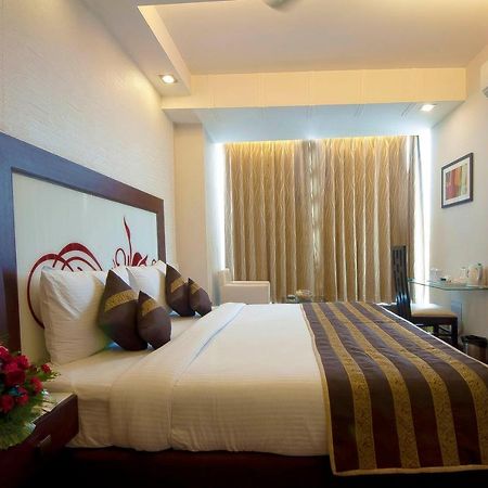 Pitrashish Grand And Premium Hotel Delhi  Exterior photo